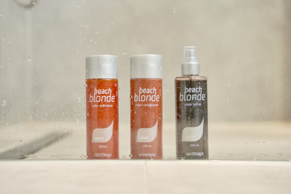 Beach blonde sand shampoo en conditioner spray van artistique