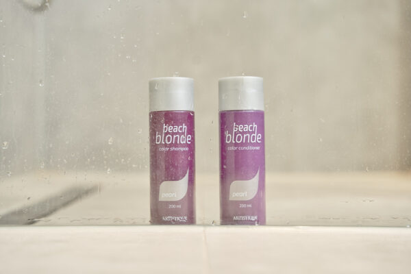 Beach blonde pearl shampoo conditioner van artistique