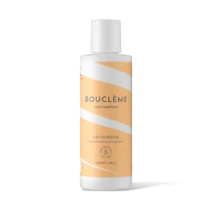 Laat je krullen opbloeien met de Bouclème Curl Conditioner, een hydraterende wonder voor je krullen. Deze unieke formule voedt je haar intensief en zorgt voor prachtige, veerkrachtige krullen zonder het te verzwaren.Laat je krullen opbloeien met de Bouclème Curl Conditioner, een hydraterende wonder voor je krullen. Deze unieke formule voedt je haar intensief en zorgt voor prachtige, veerkrachtige krullen zonder het te verzwaren.