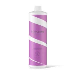 Bouclème Super Hold Styler houdt je krullen perfect in vorm, zelfs tijdens super drukke dagen. Deze unieke gel, rijk aan voedende extracten zoals chiazaden, agave en houtsuikers, garandeert een sterke hold terwijl het natuurlijke bewegingen van je haar mogelijk maakt.