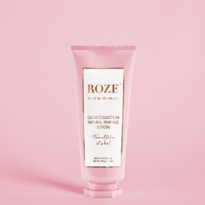 Bouw een natuurlijke, geleidelijke teint op terwijl je je huid hydrateert met Roze Avenue Natural Tanning Lotion. Deze zelfbruinende lotion is 100% veganistisch, dierproefvrij, en biedt een veilige manier om een mooie bruine kleur te krijgen zonder UV-schade. Gemakkelijk aan te brengen en perfect voor dagelijks gebruik.