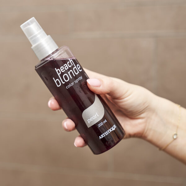 Artistique Beach blond pearl spray sfeerbeeld_2024_04_20_BYLINNHAIRANDMORE_CAMPAIGN_022